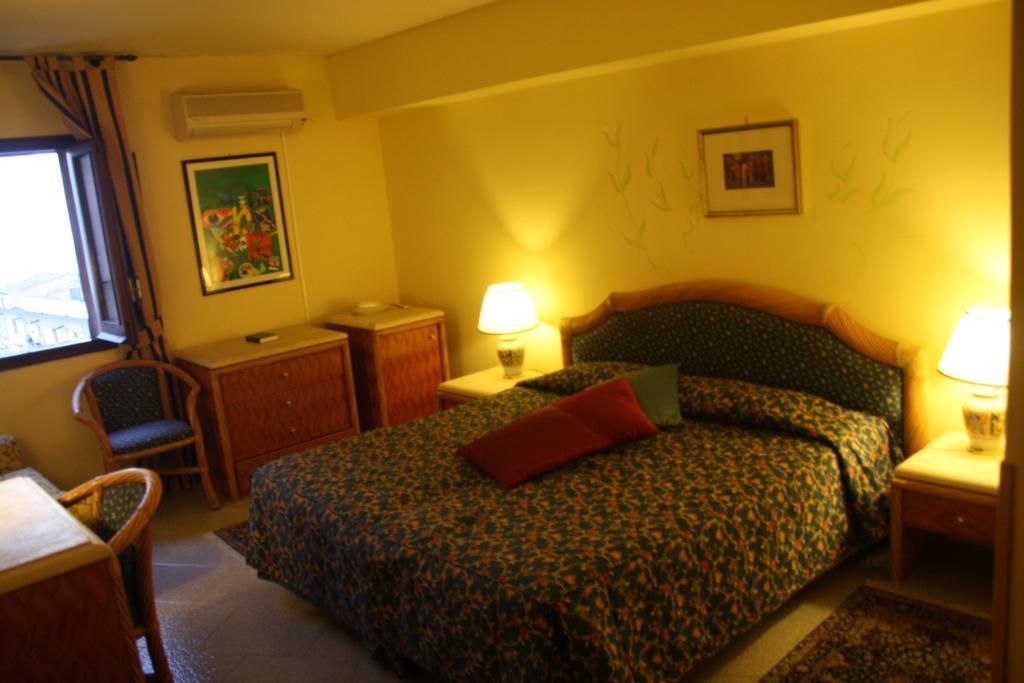 Hotel Elimo 3*